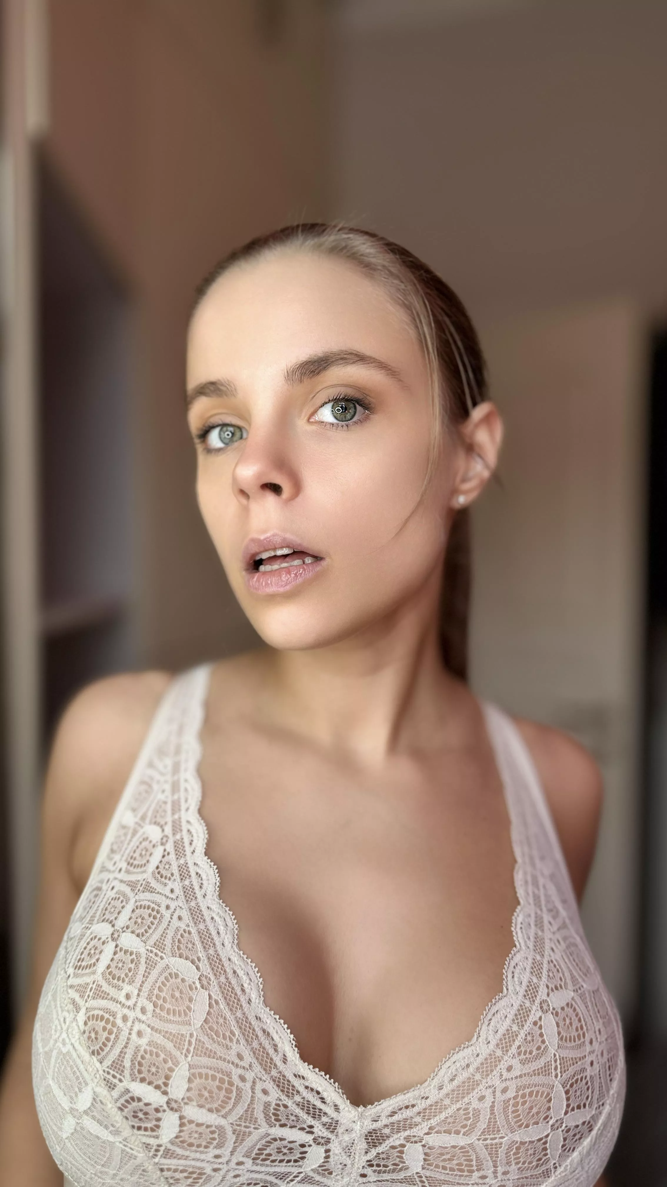 Do u keep eye contact? posted by adlenaline_