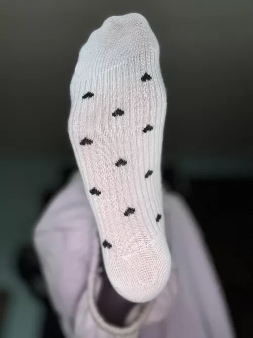 Don’t keep me waiting foot rest, kiss it! 🥰 by Madame-Violet