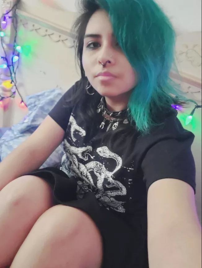 Feeling Cute In a Skirt :3 posted by Raven-Whisperer