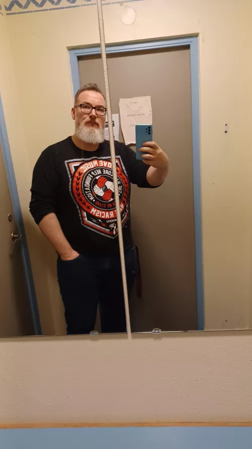 Feeling good, hope you do too 🤗 by Leading_Doughnut_287