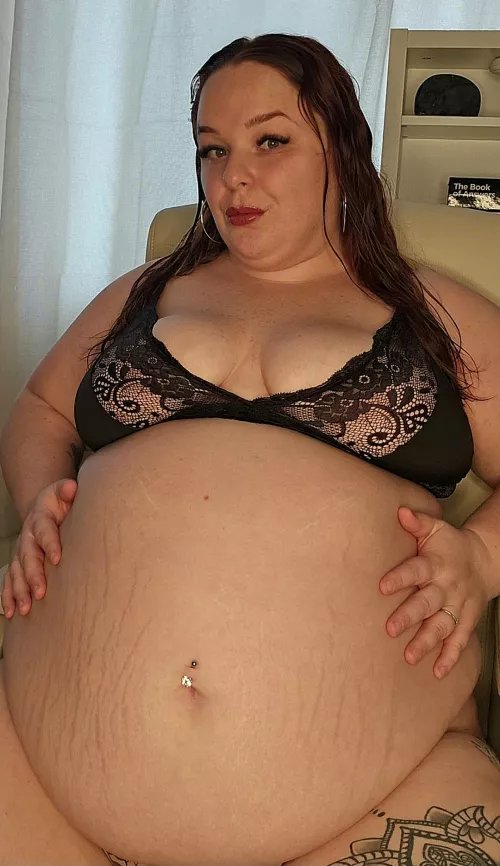 God I'm such a piggy now🤣🐷 Where did my neck go?!! by bbwkatex