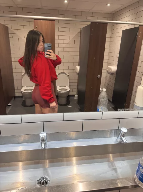 Haven’t been able to train properly recently. Losing my booty gains 🥺  by Bustybrunettexo