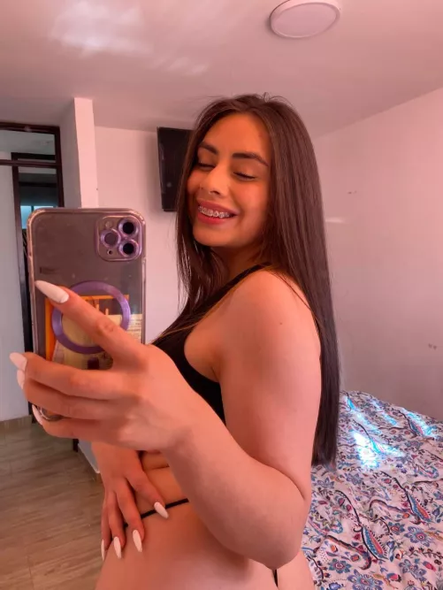 here's my new room mate application by MagicalMaddisone