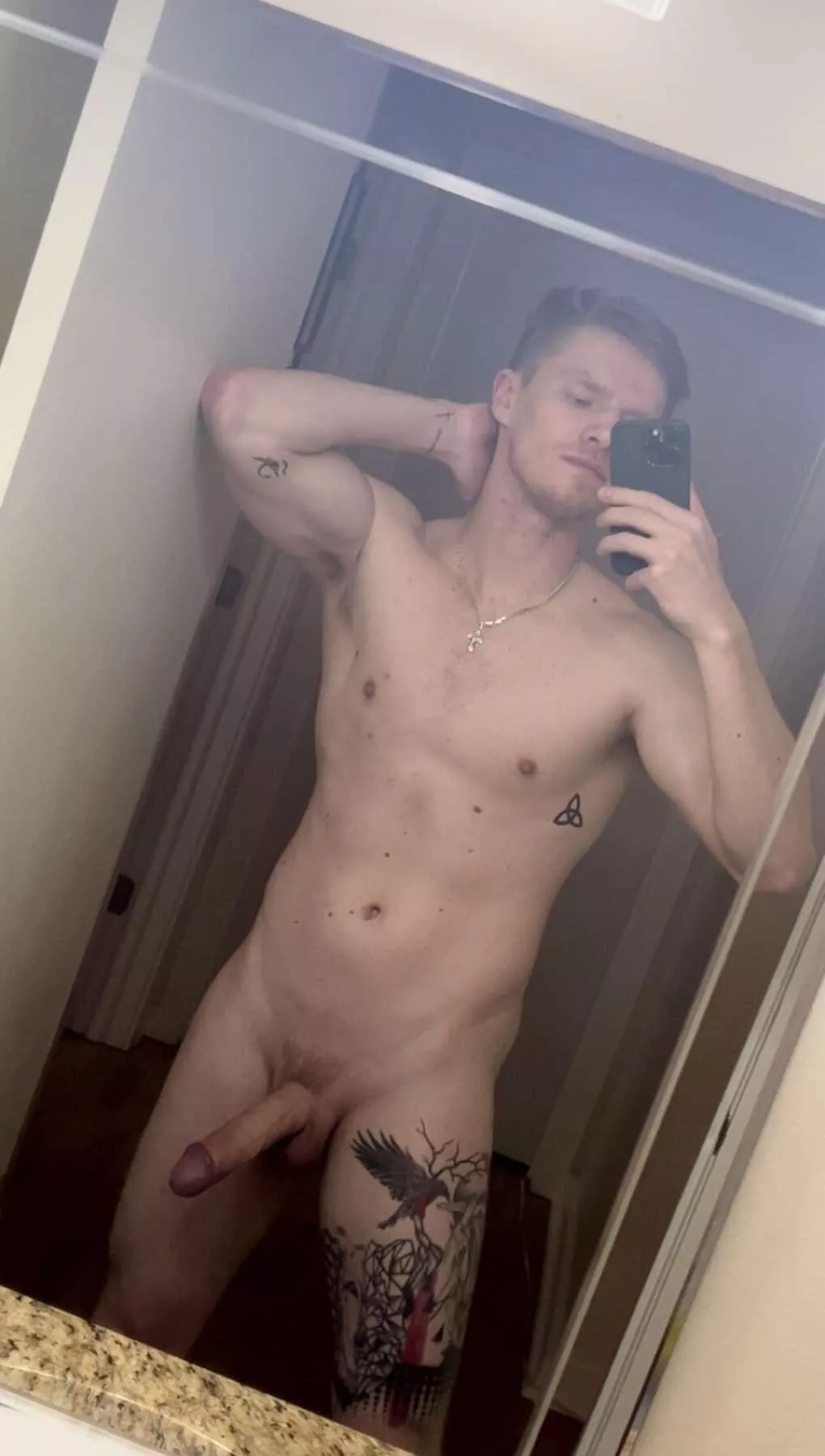 How I answer the door posted by Hot-Landscape-158