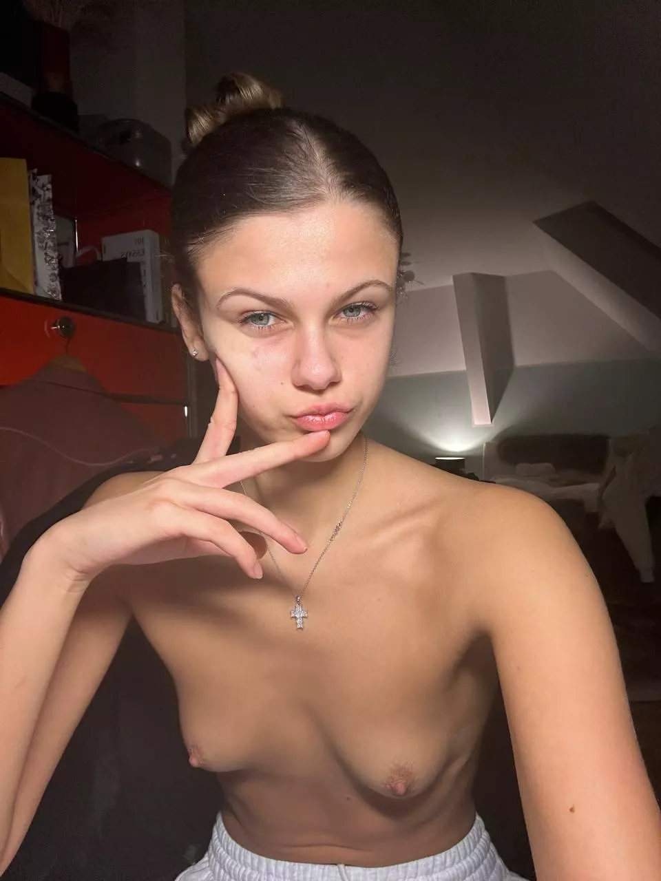 I have the smallest tits in my class, do you still like me ? posted by DiscussionSea7278