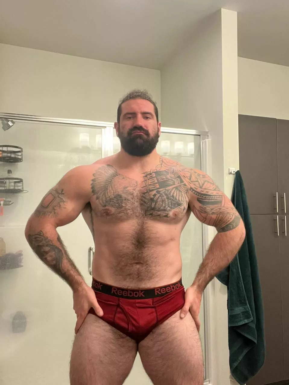 I want my legs over your shoulders, Daddy (age 31) posted by dylanmarkss