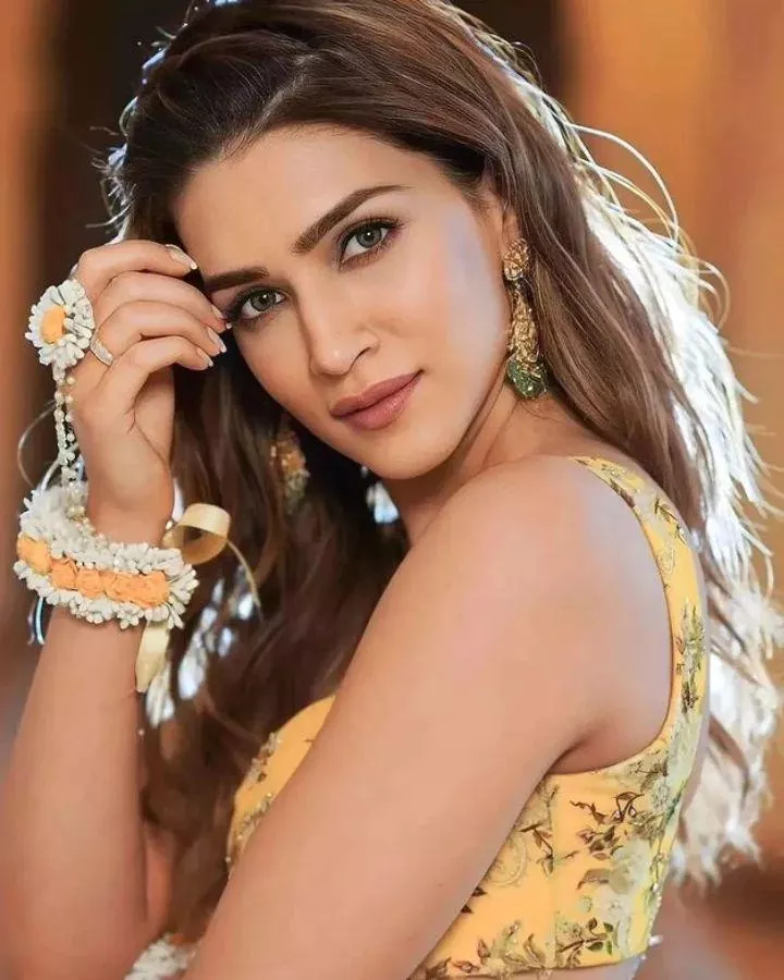 Kriti Sanon posted by sagar9175