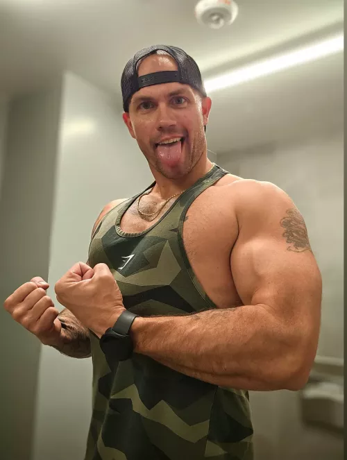 Let me tell you what I want. You, screaming my name, telling me how much you love being Daddy's slutty little whore while you beg me to go harder. 😈 by Huckleberry-Economy