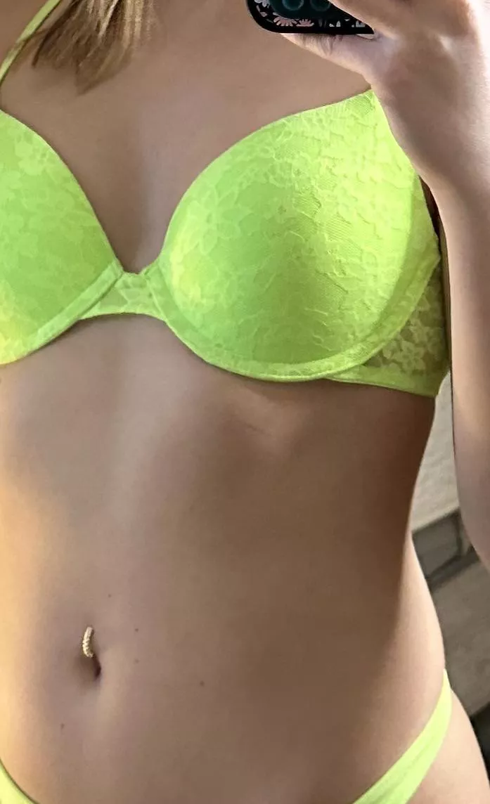 New to OF check it out! ;) posted by blondieeee555