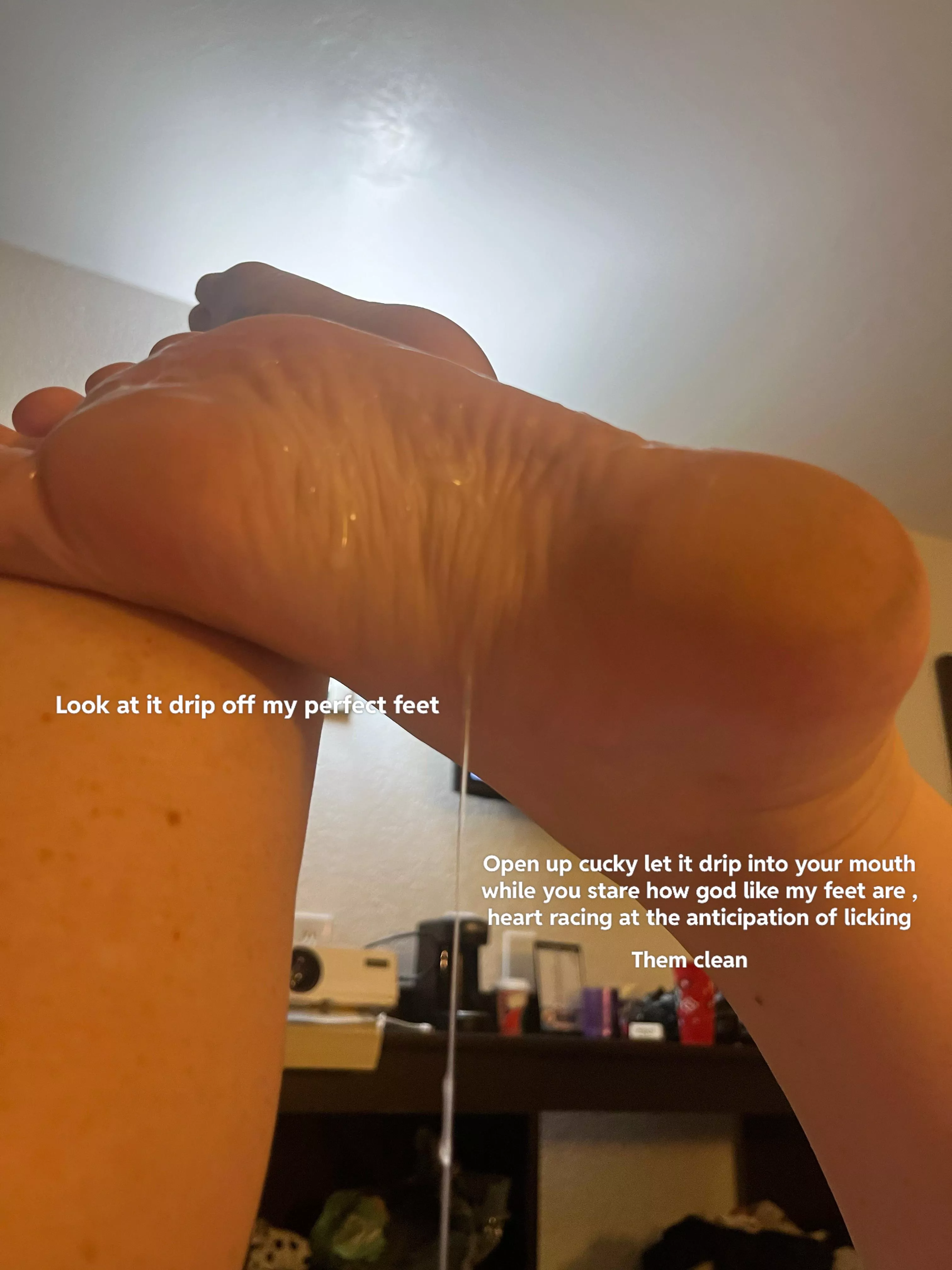 One for the foot cuckies ! I know it excites you foot boi  posted by mistressbrazda