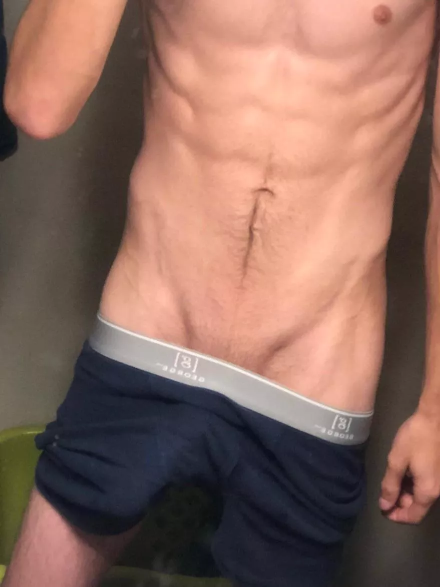 Pre-Shower pic before I film some content <3 posted by throwawayaravent