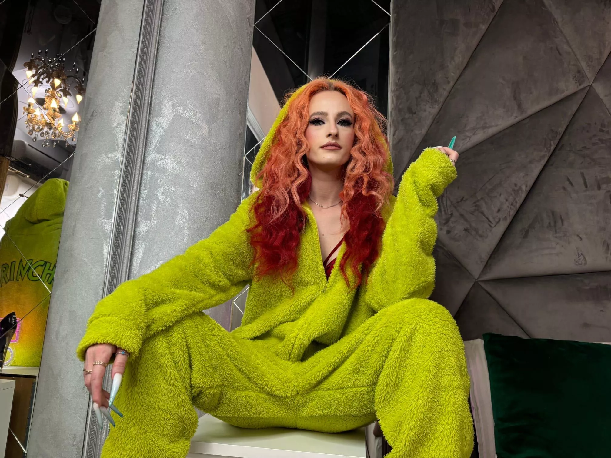 Redheaded grinch in the house posted by RenektonEUNE