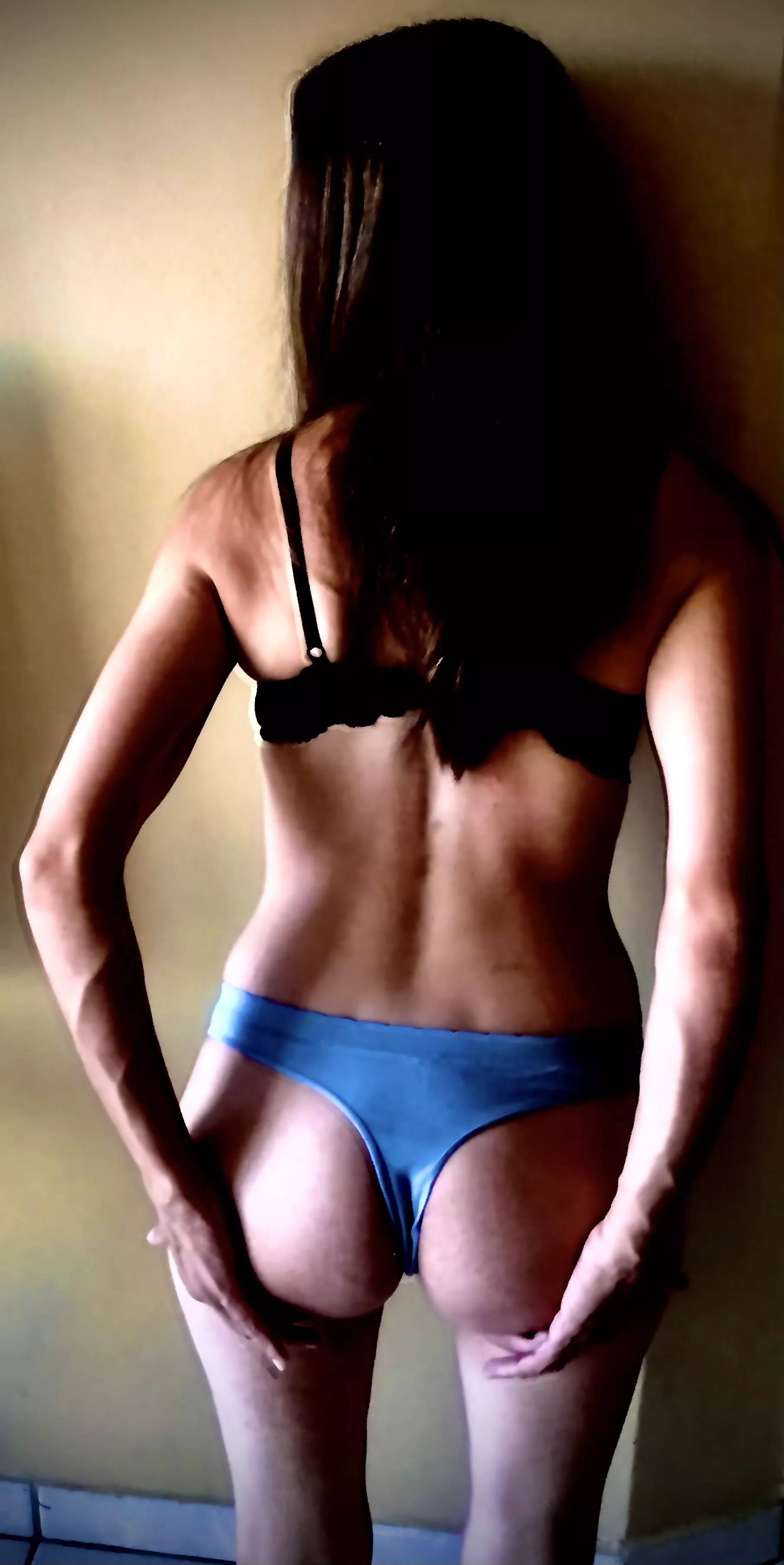 Selling my nudes dm if interested. I also do custom content. posted by Remote-Campaign-9673