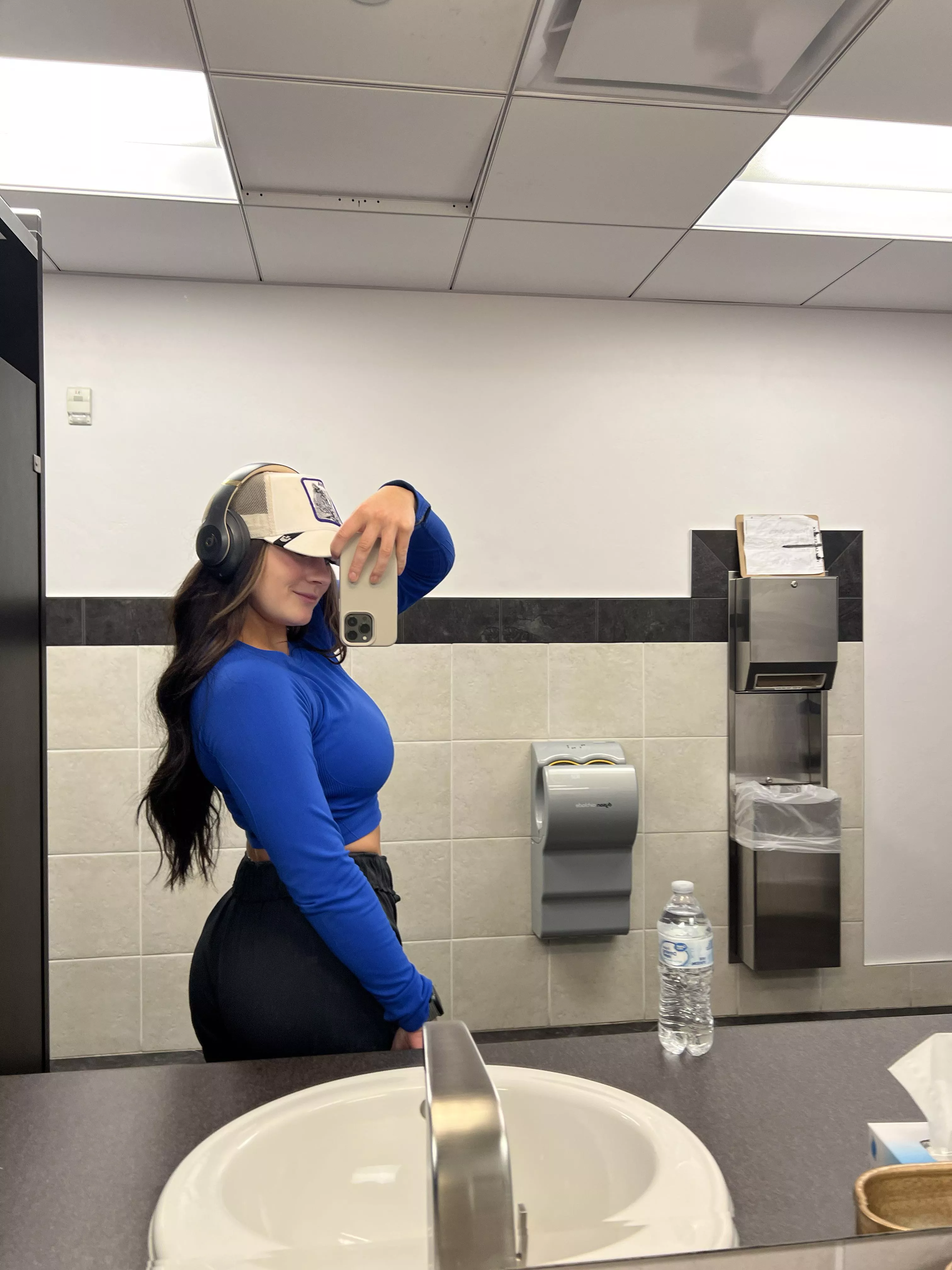 Side profile posted by maddiefreider