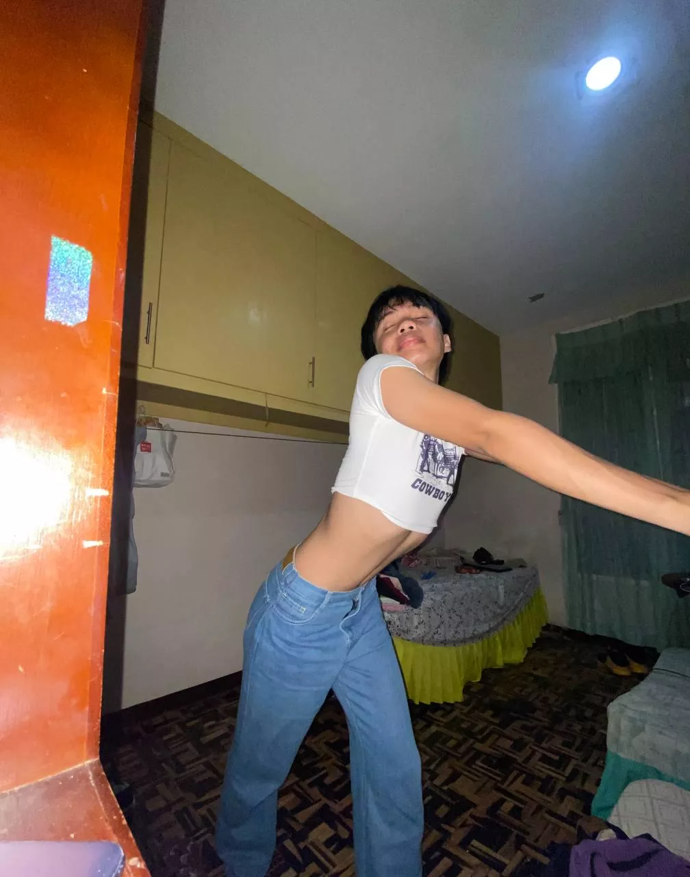 Thin and tiny❤ posted by NarcissisticJes