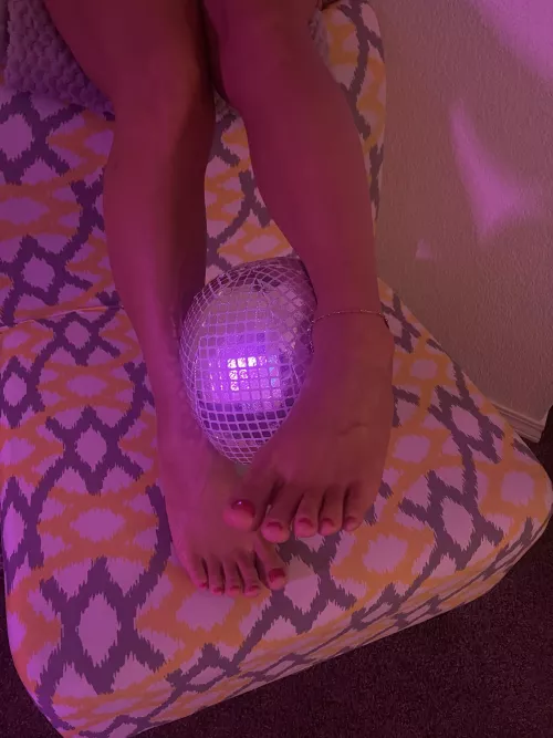 Thought I'd get back on feet... by Lazerski