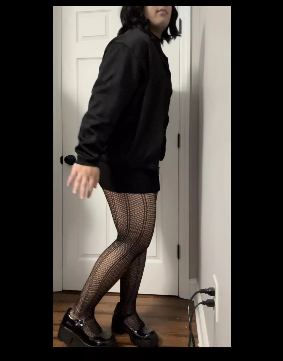 Too thick? 🖤🖤 posted by Lolavamp21