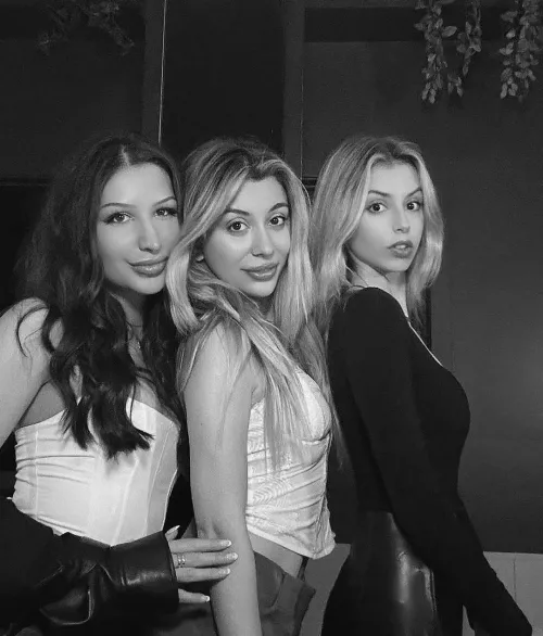 Which one of the group? [3] by Swiftie4ever_713