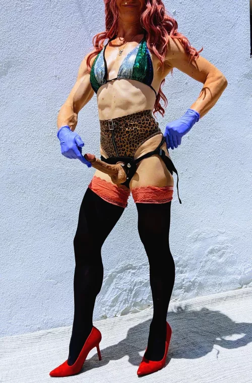 Would you date a fit Goddess who love to peg by powerfulzoyaxxx