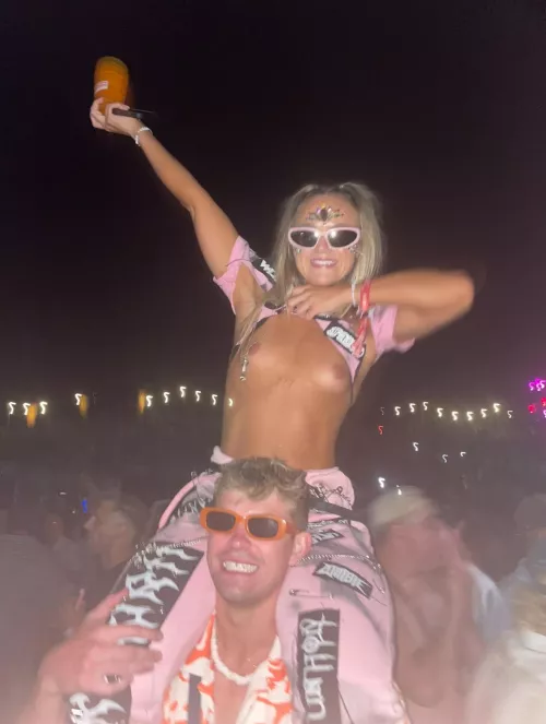 would you let me on your shoulders in the mosh ?  by keeksuncensoreddd