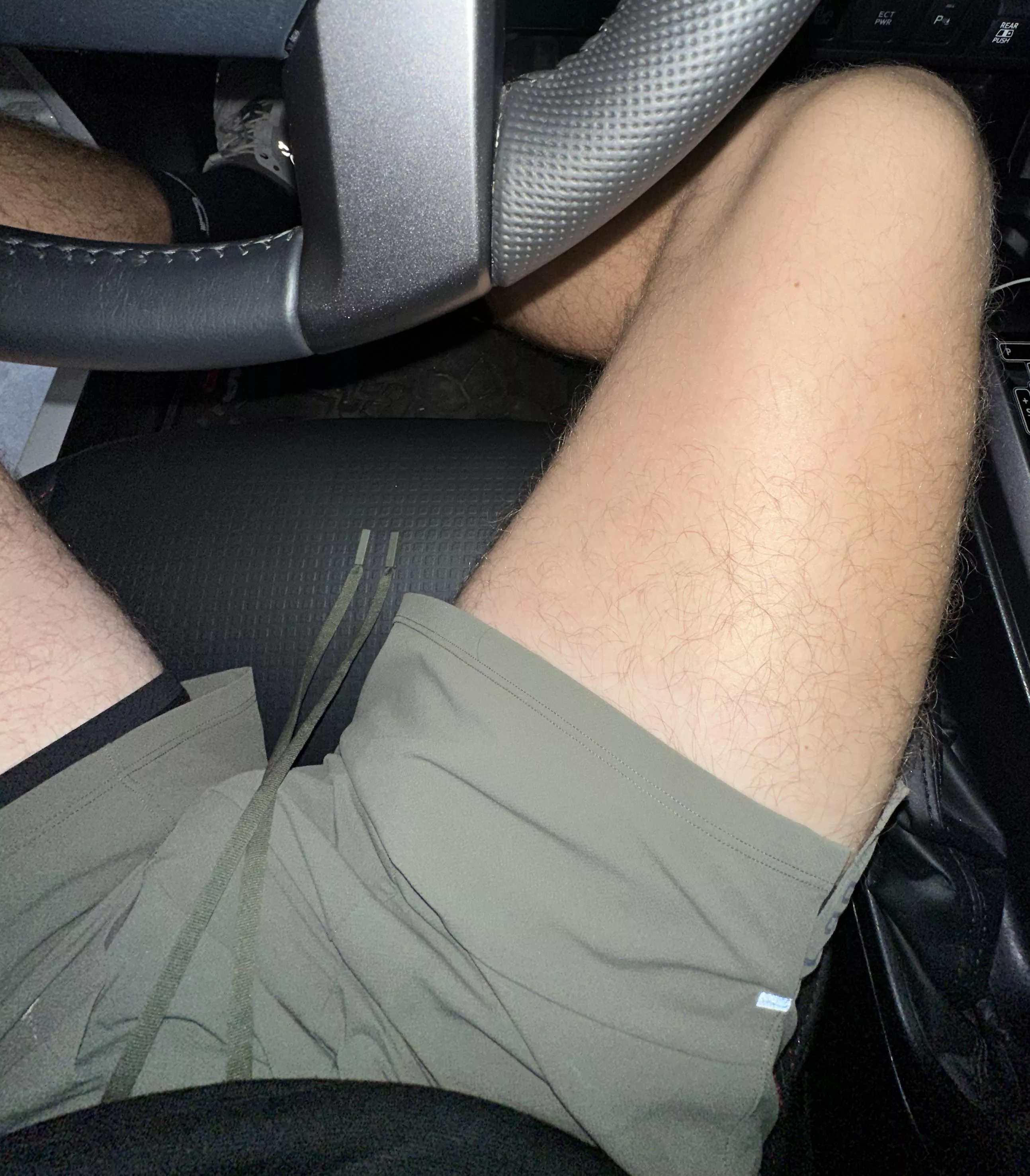 21 USA college. Masc, hairy, fit. Only looking for bros/big bros similar to me. kylerusa04 posted by New_Cartoonist_2301