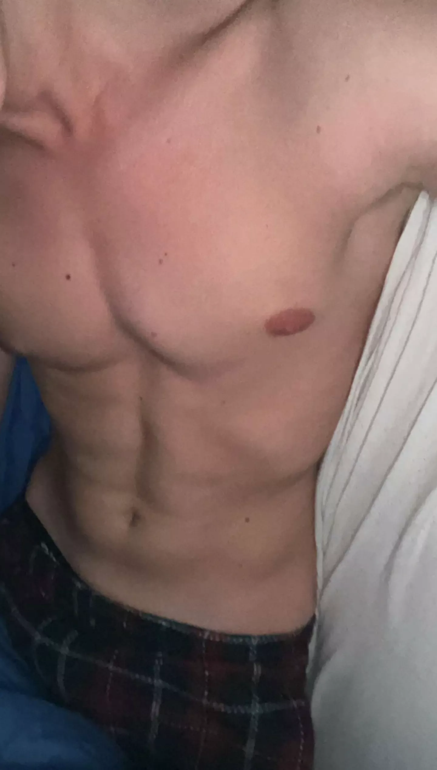 24 I just woke up, anyone wanna keep me company on a videocall? Snap me if you are fit: batica_gym99 posted by Batica_gym99