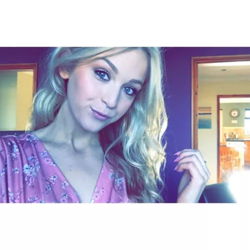 Anyone on here please could you tribute this girl by tomreeves96