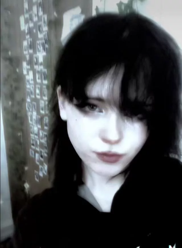 Black hair and doll makeup posted by Chester_Ferrari