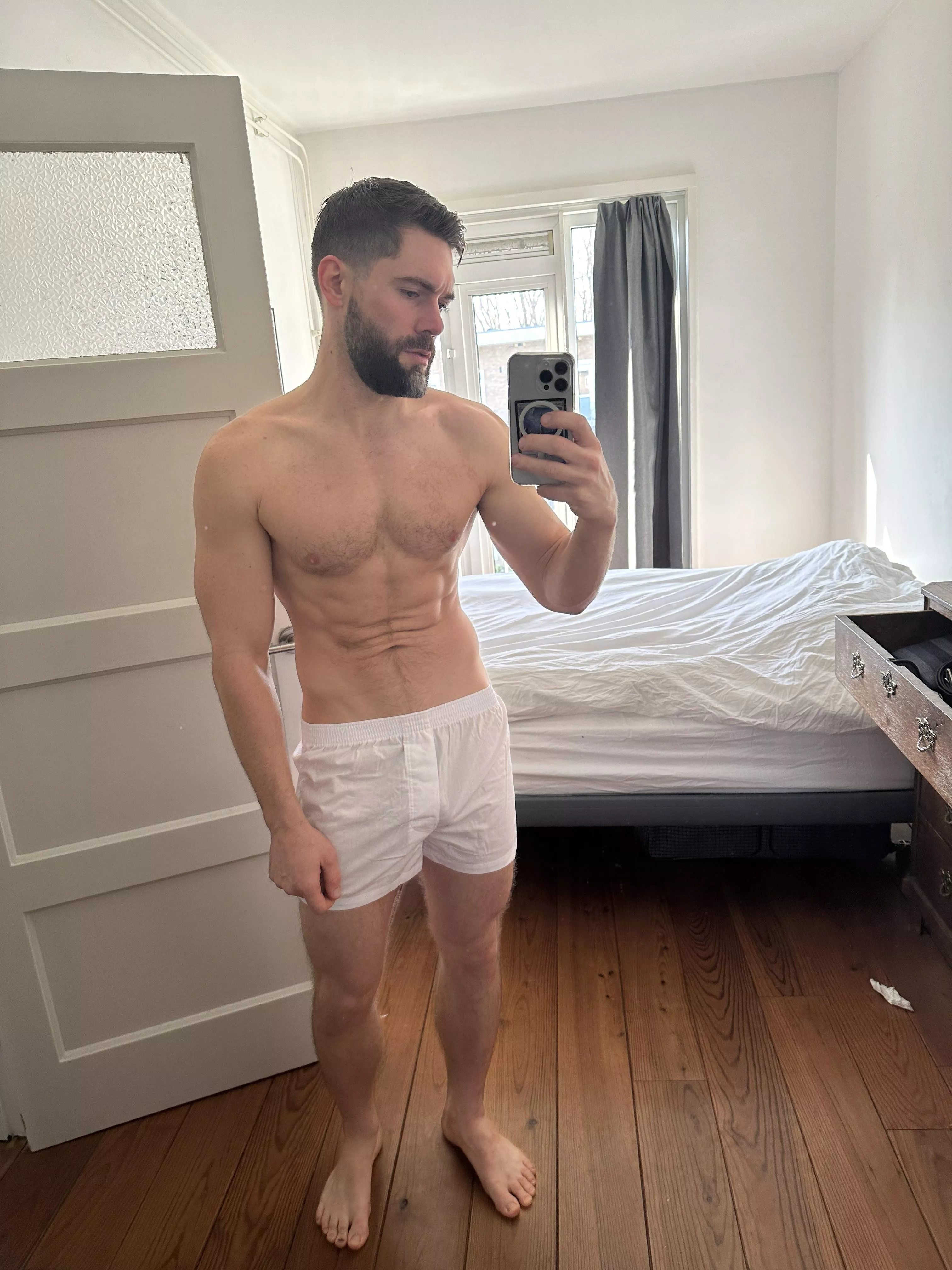 classic vintage style (by Ron Dorff) posted by GriffinBarrows