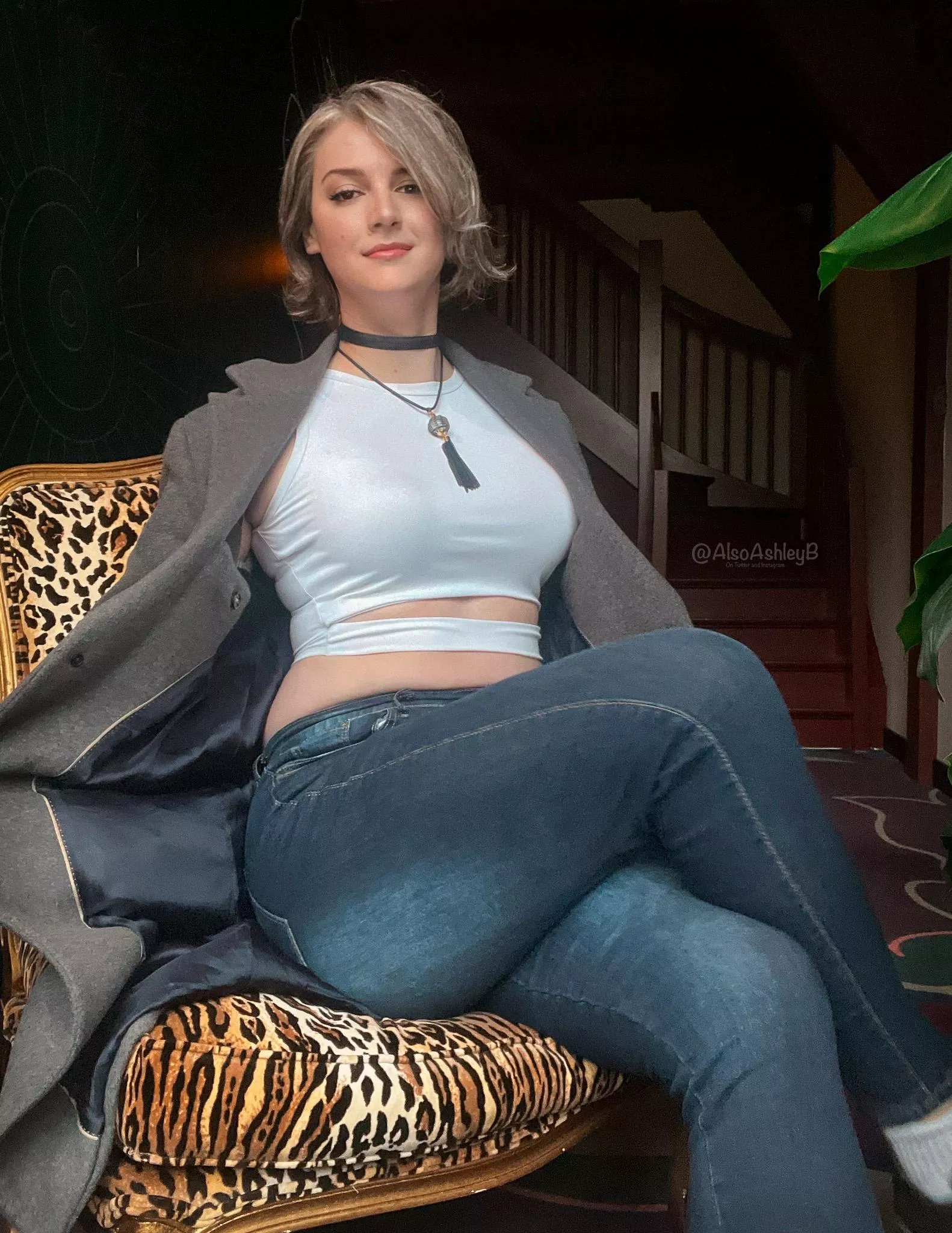 Crush me tourist mommy... posted by AlsoAshley