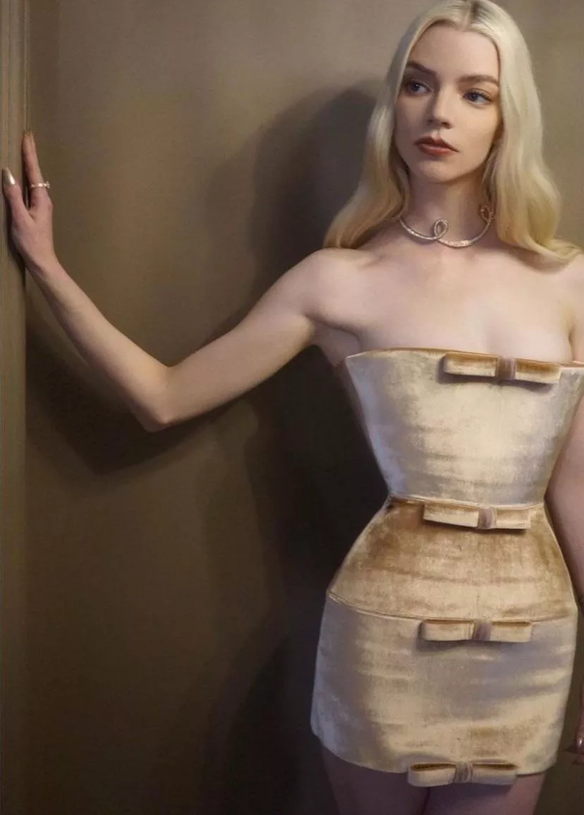 Drain me for Anya Taylor Joy posted by spatiplus2