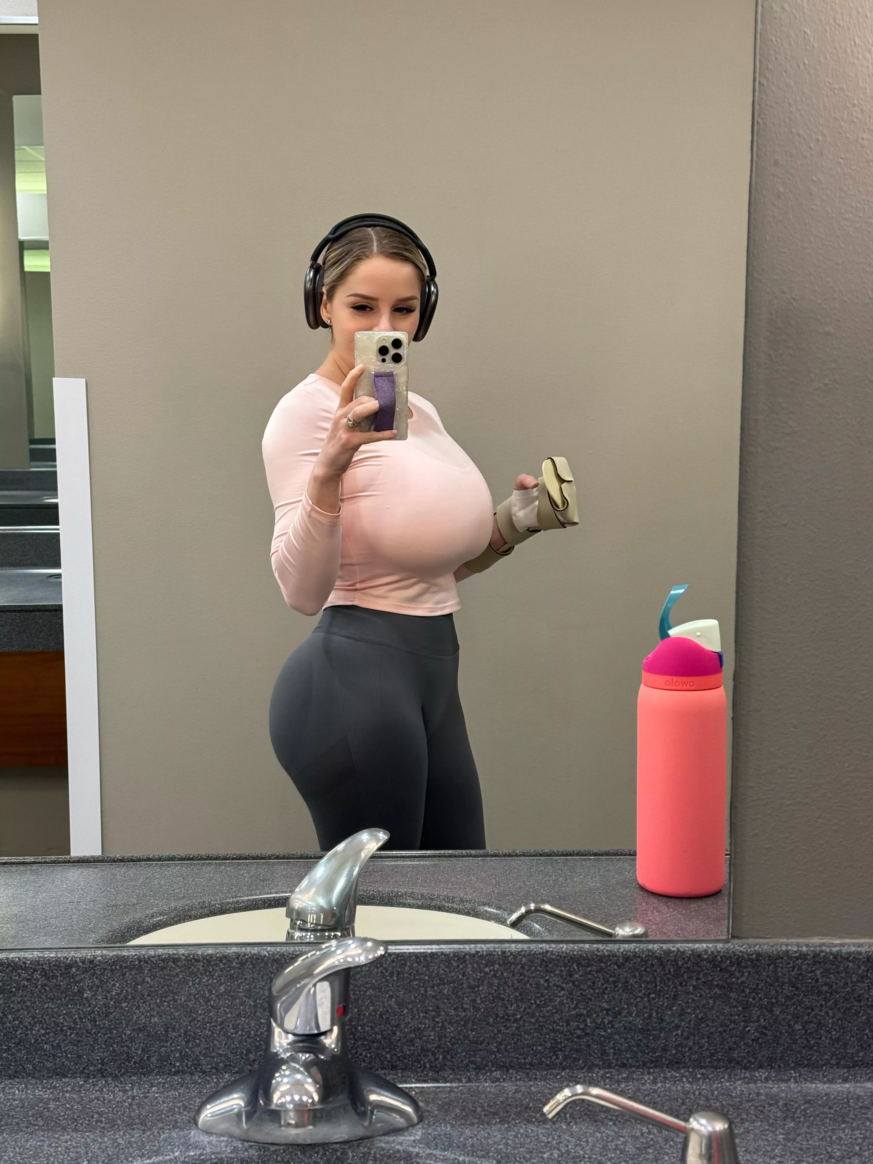 (F) Finished a workout, even though my arm is injured :) posted by theflirtygemini