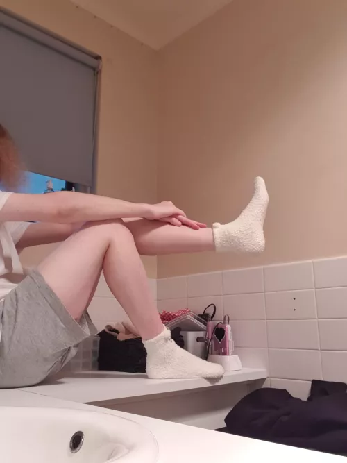 Fluffy socks >:333 by PanAether