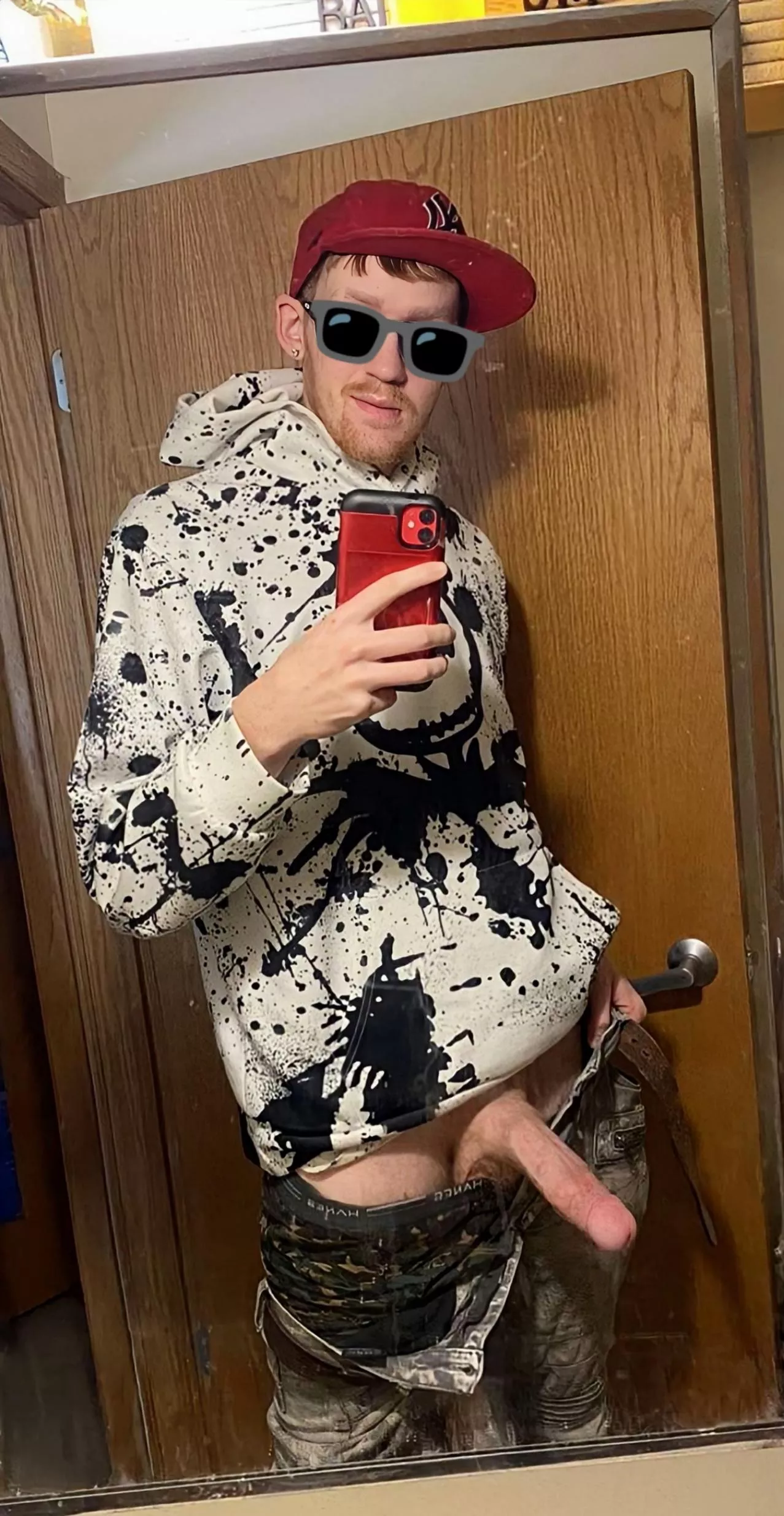 Get on your knees and make it hard for me posted by DigBickGinger