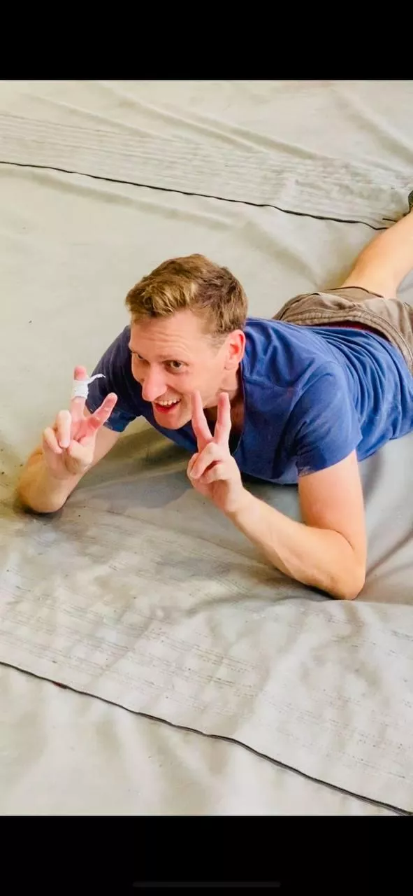 Giving you a pose mid training 😄 posted by boringthing