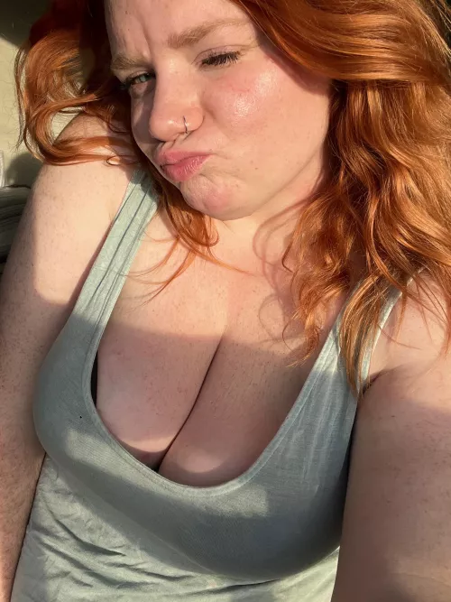 Happy Friday Y’all! Got any weekend plans?  by Lauraleslie