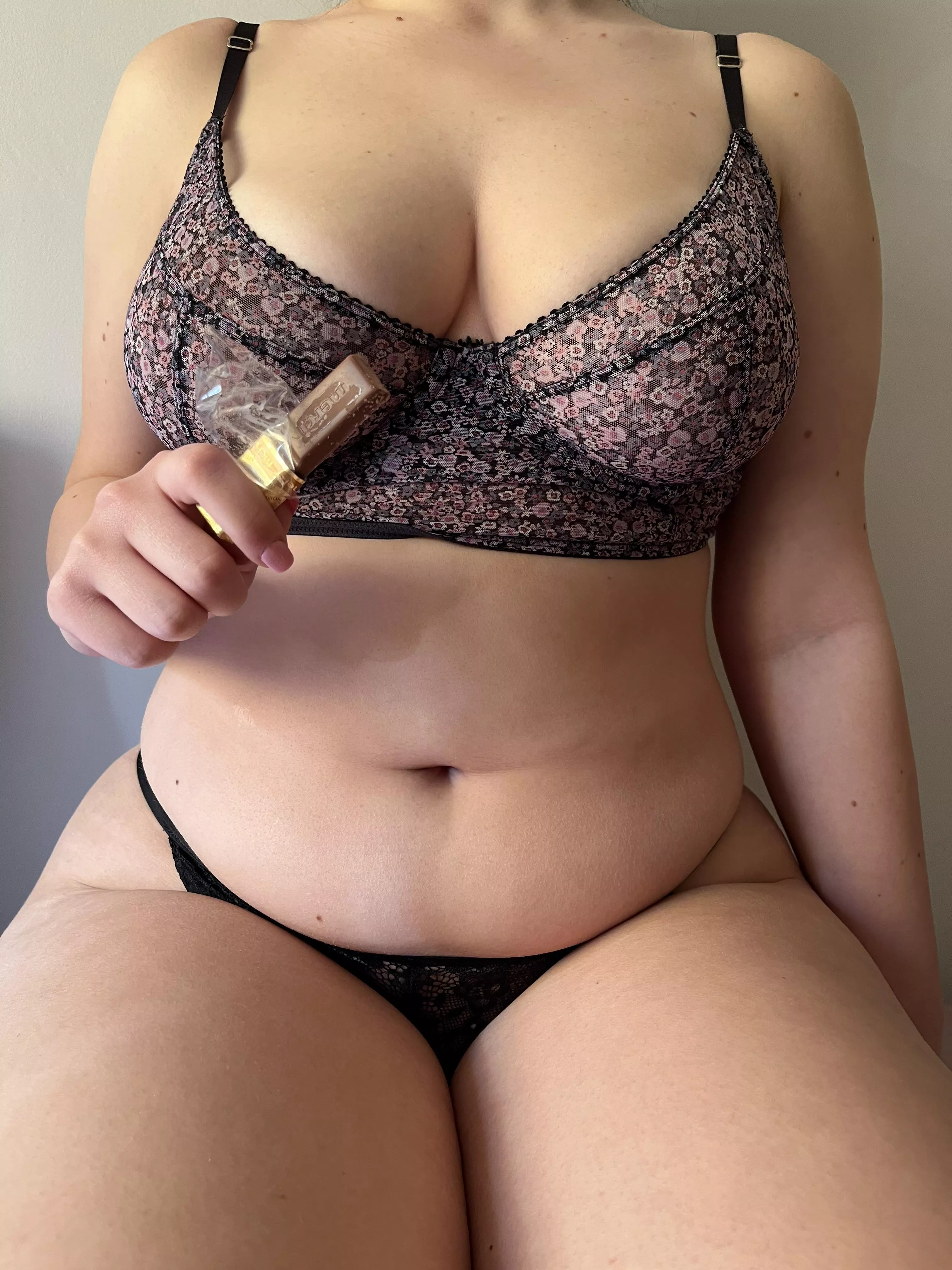 i want more snacks! posted by roseberrie_