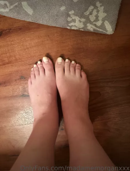 I want to touch your dick with my feet posted by deep196