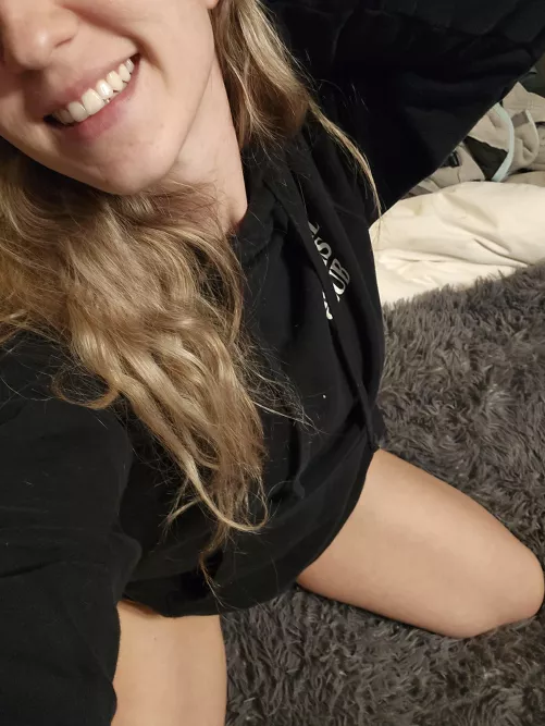 I'm naked under my hoodie  by MariahChase