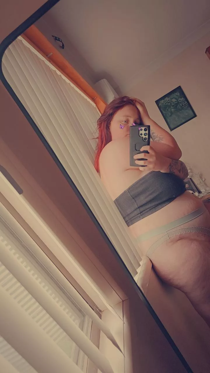 It's Friday ✨️ (NSFW F 25) posted by LollyRed01