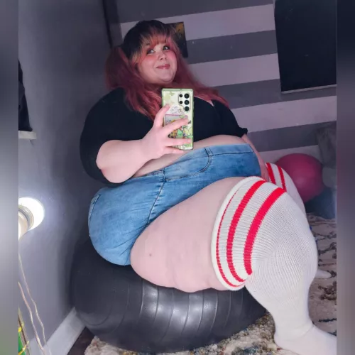 Love how smooshed I make the yoga ball by itsbubblybooty