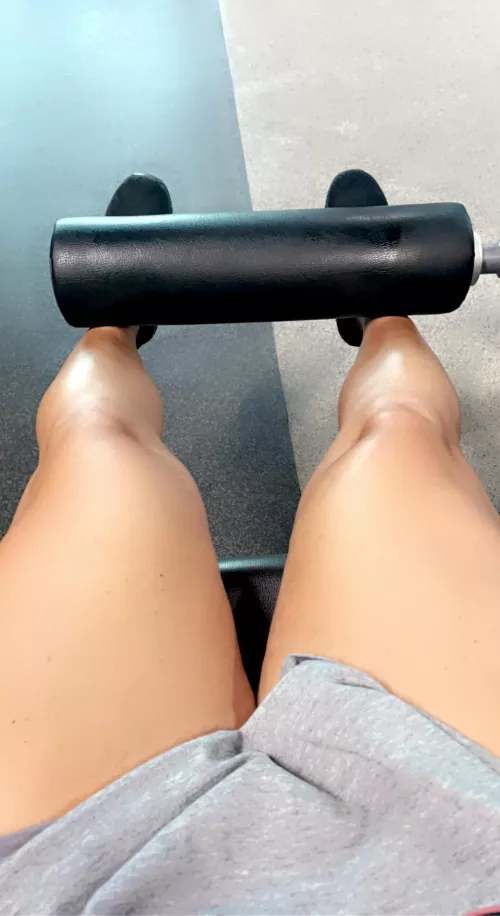 Quads getting huge (f) by MuscularBabe