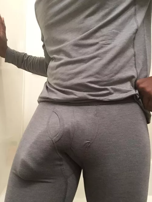 Snug by mandingomuscles