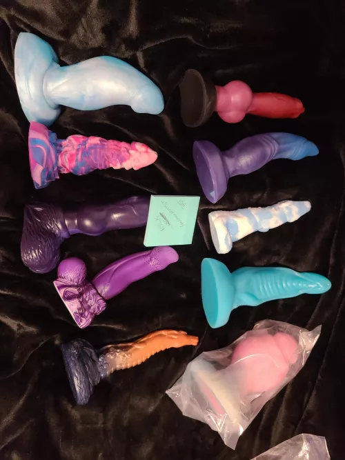 WTS USA 10 toys by ScarredInEveryWay