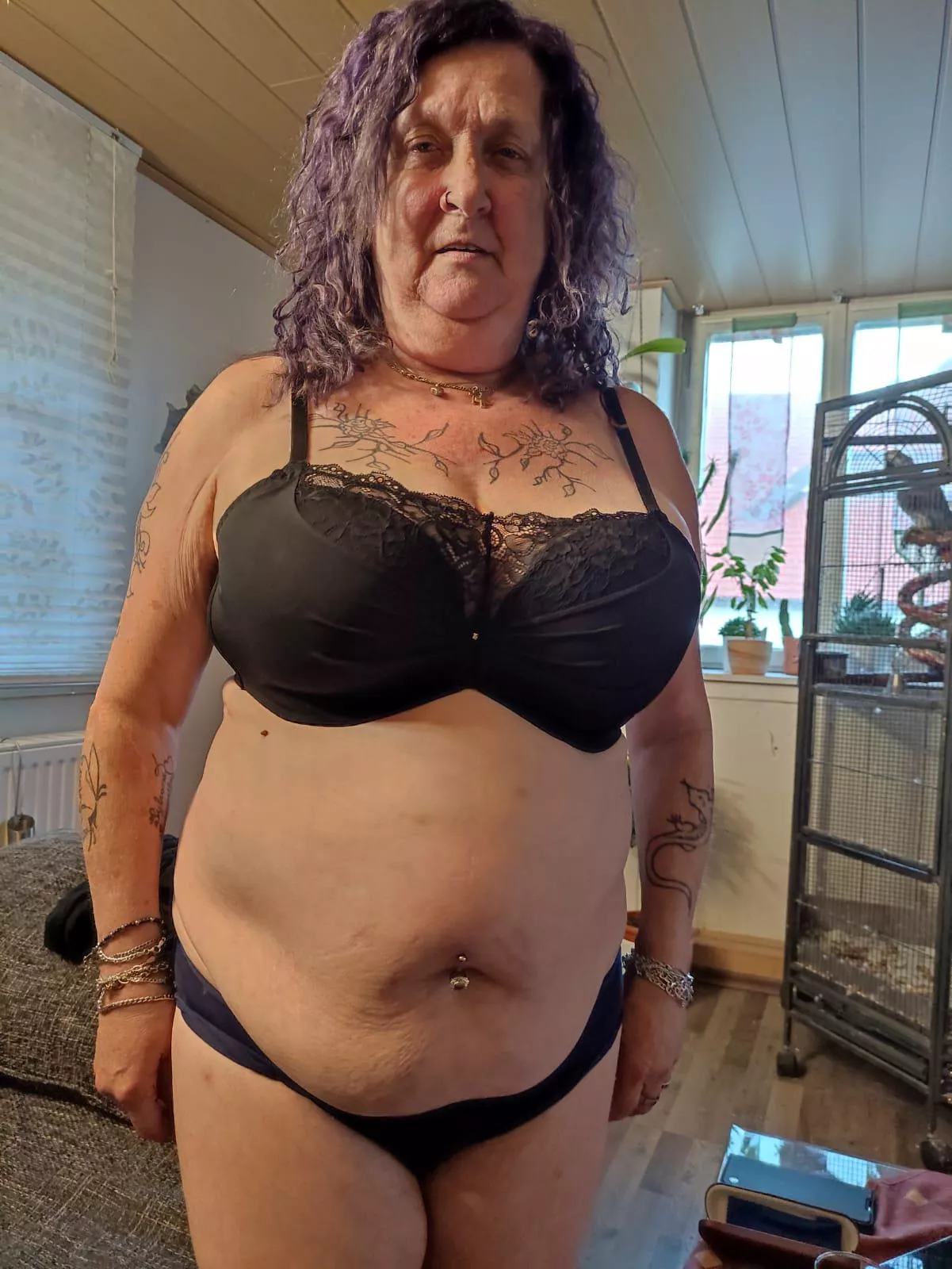 (18+)  posted by lokomg001