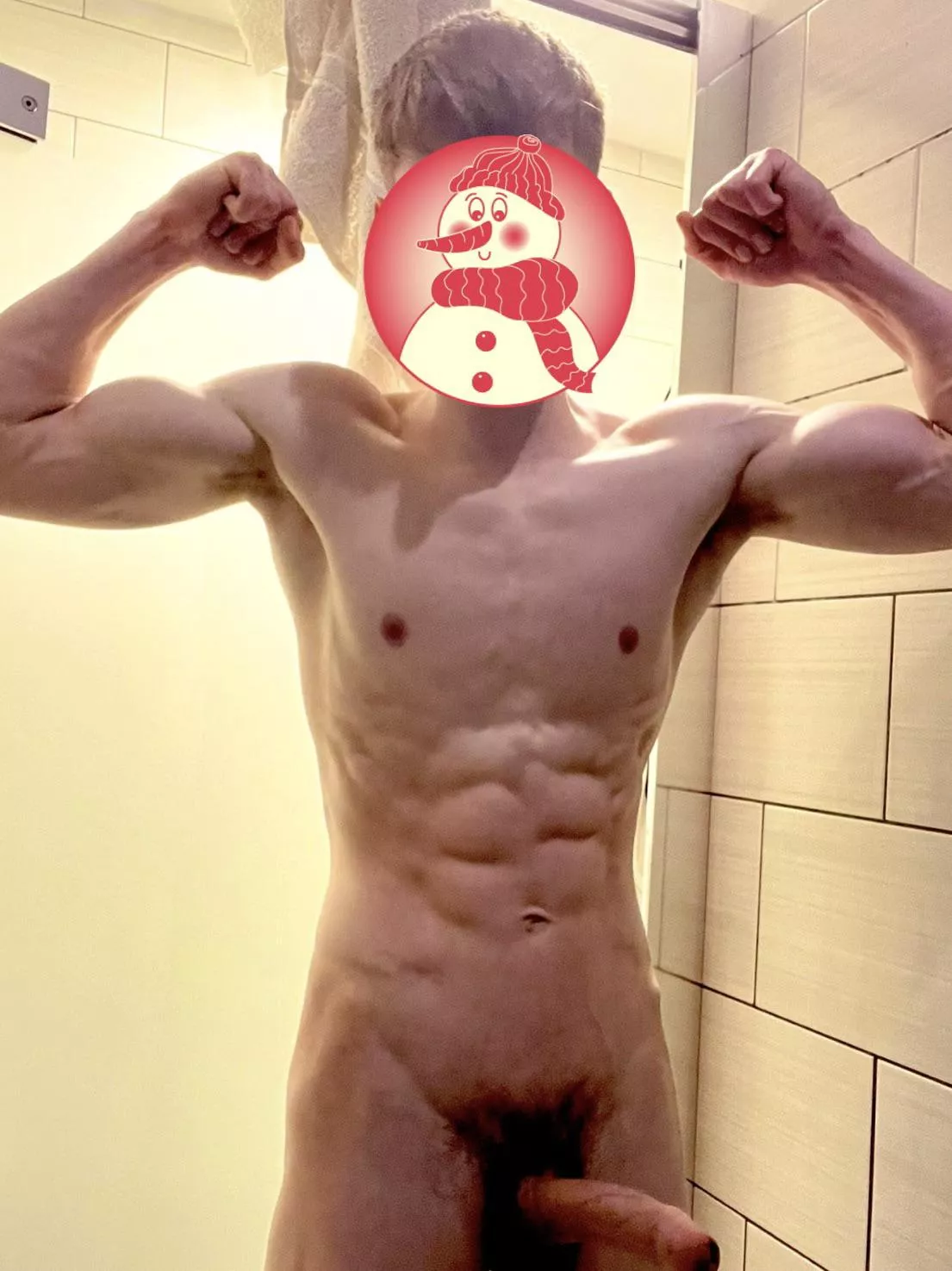 18 looking for a handsome dude with abs posted by Appropriate-Unit-818