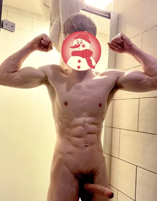 18 looking for handsome dude with abs by Appropriate-Unit-818