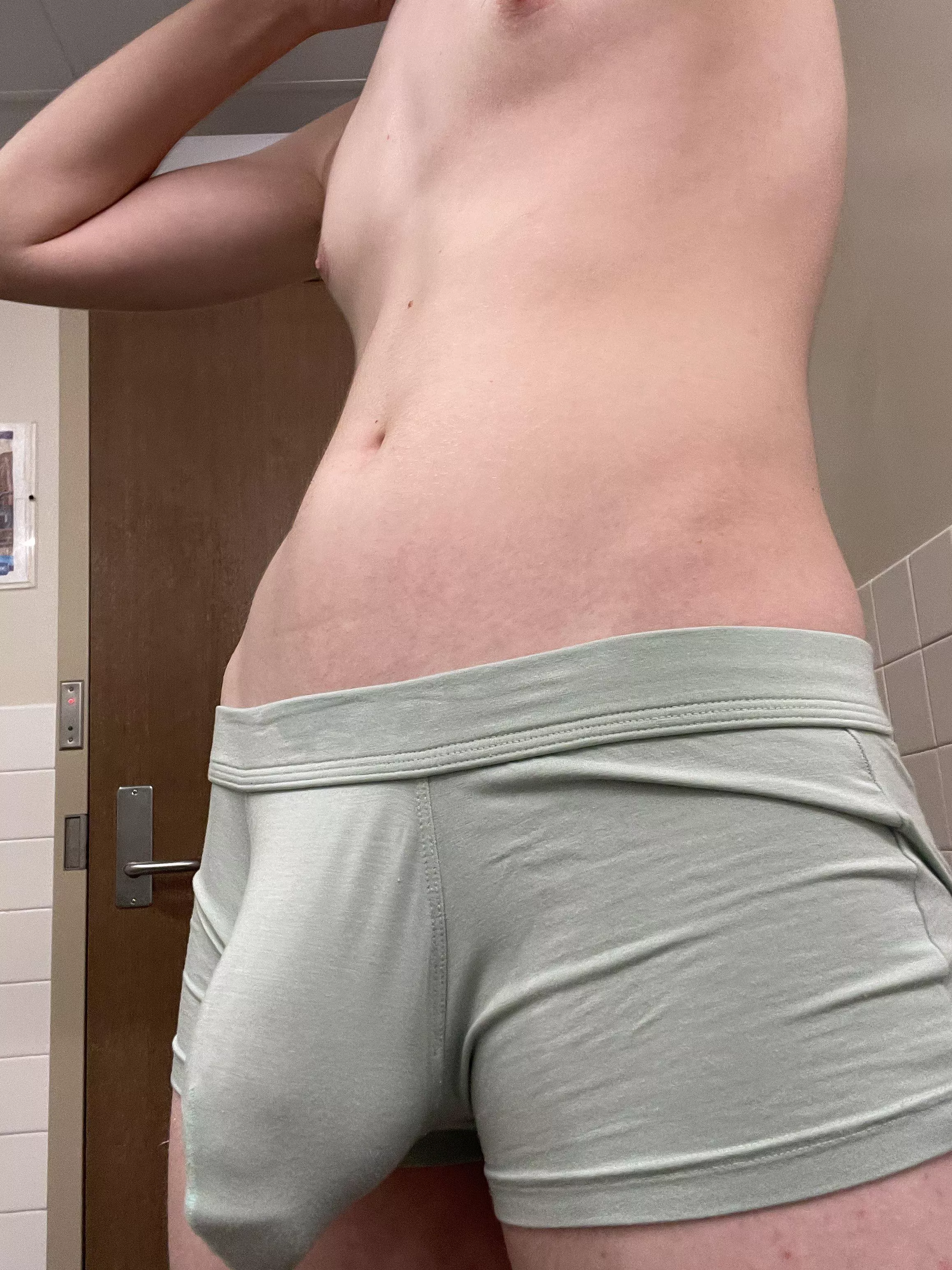 (19) its about to build a tent..  posted by enoyingsomuch