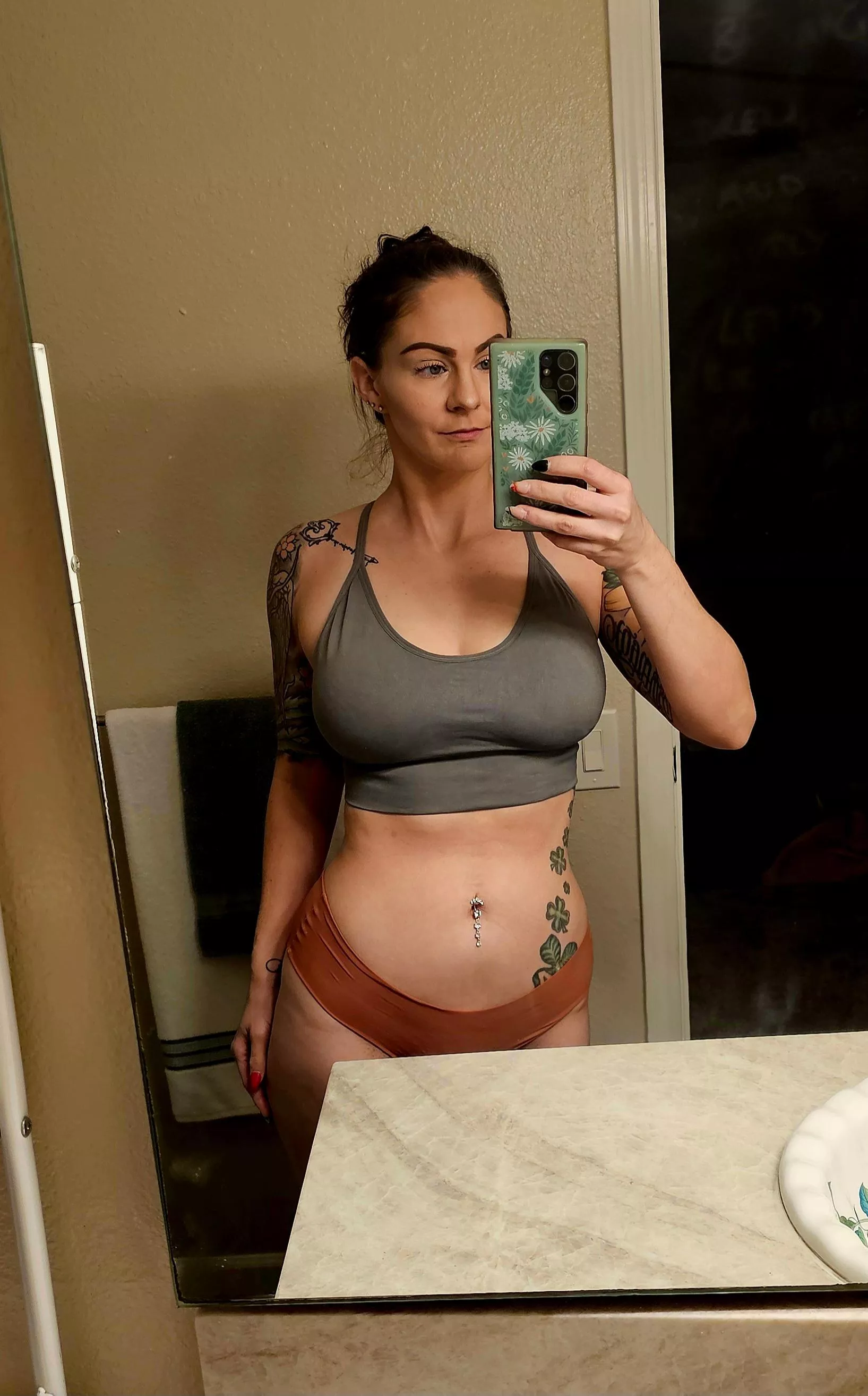 35f, and 2 kids. Am I still fuckable... posted by -Staceys-Mom-