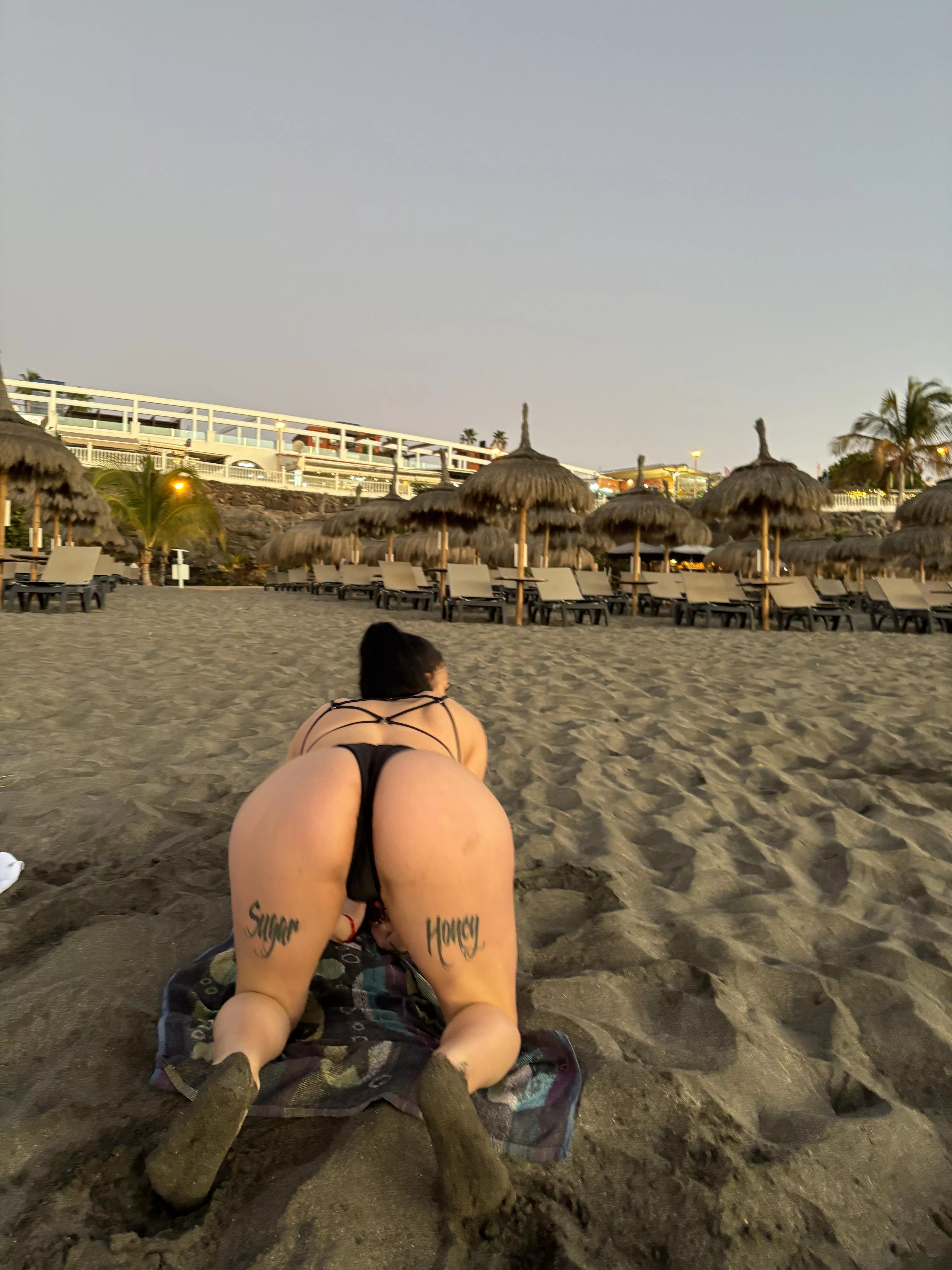 Black sand posted by honeysugarr012